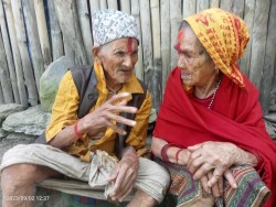 दुःखसँग लड्दै ९९ वर्षे खड्का दम्पती